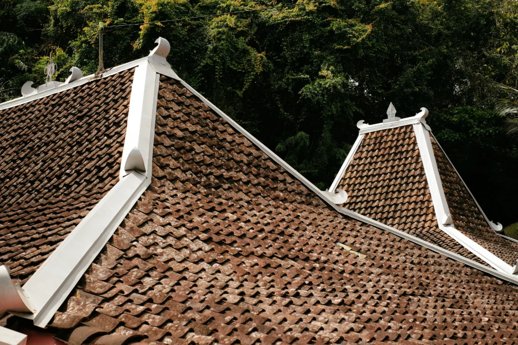 Rumah Joglo dengan Talang Air