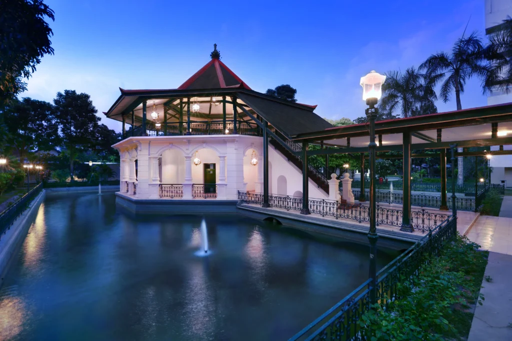 balekambang kedhaton ambarrukmo