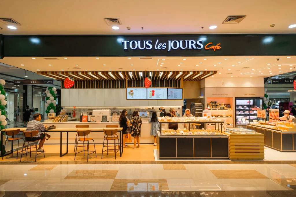 plaza ambarrukmo tenant