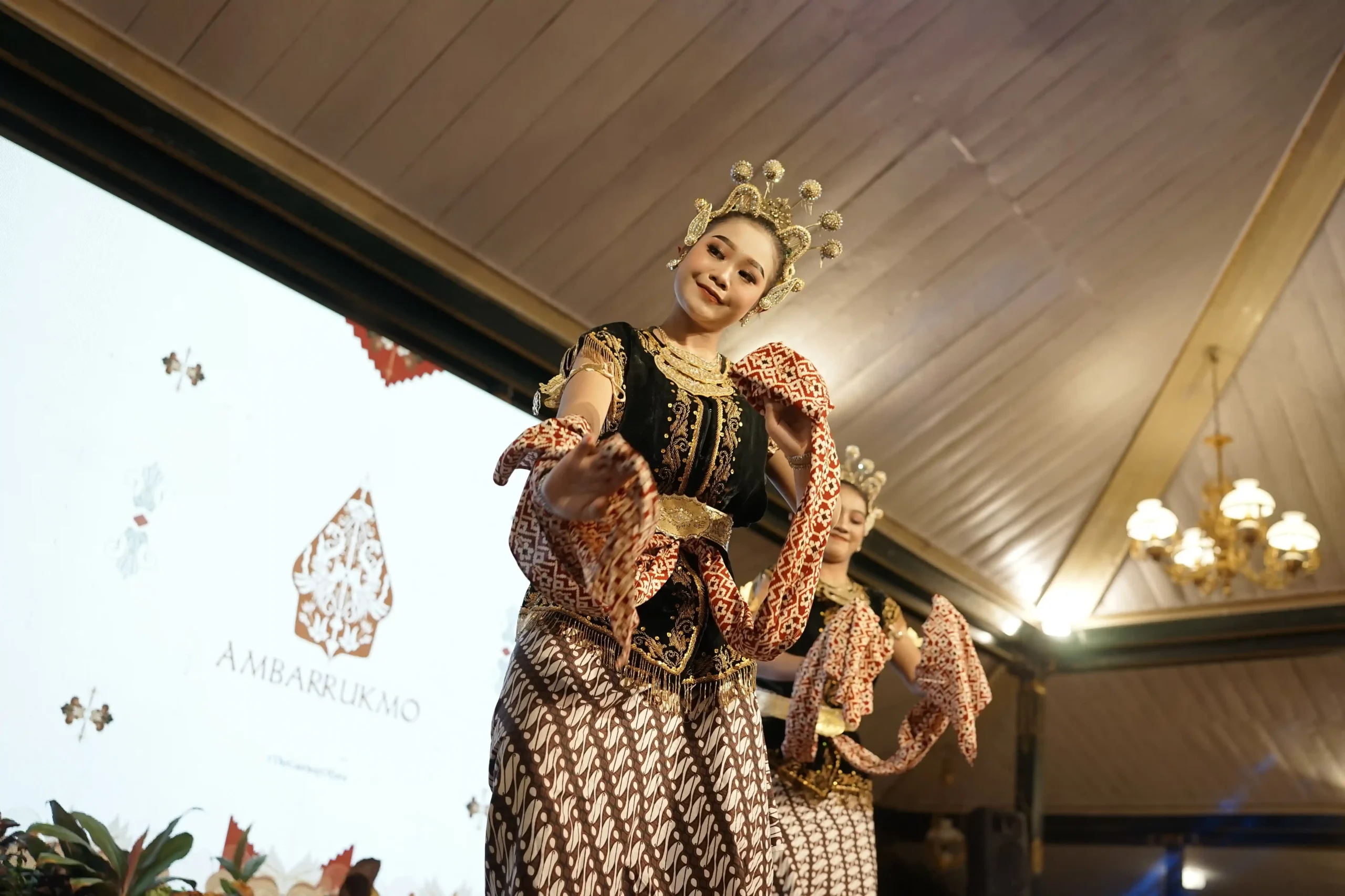 tari kasik royal ambarrukmo