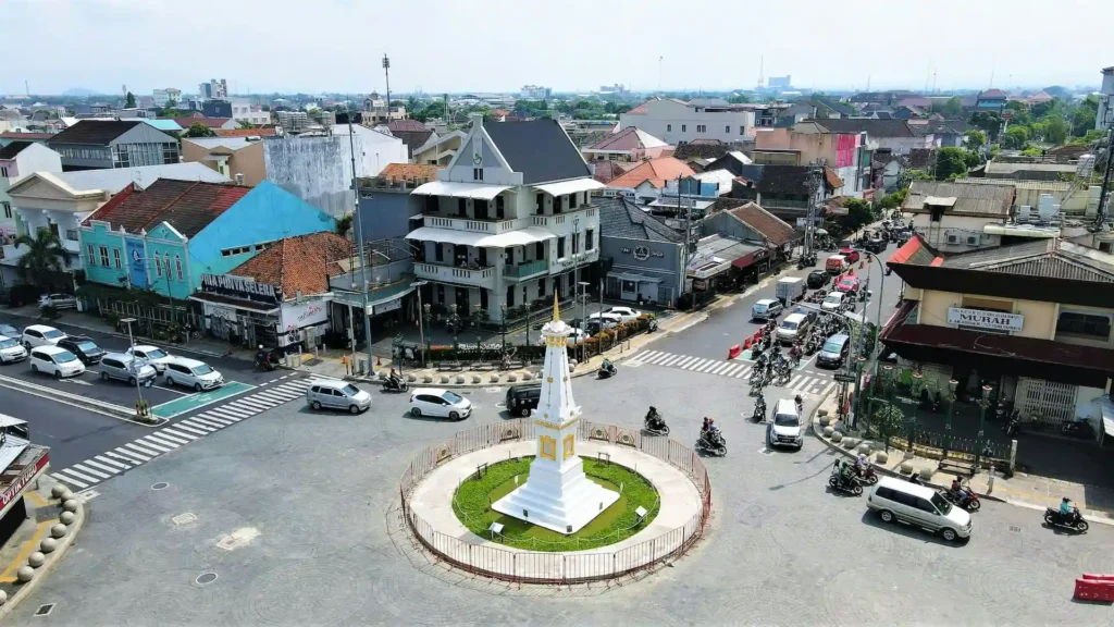 Foto Pagi di Tugu Yogyakarta