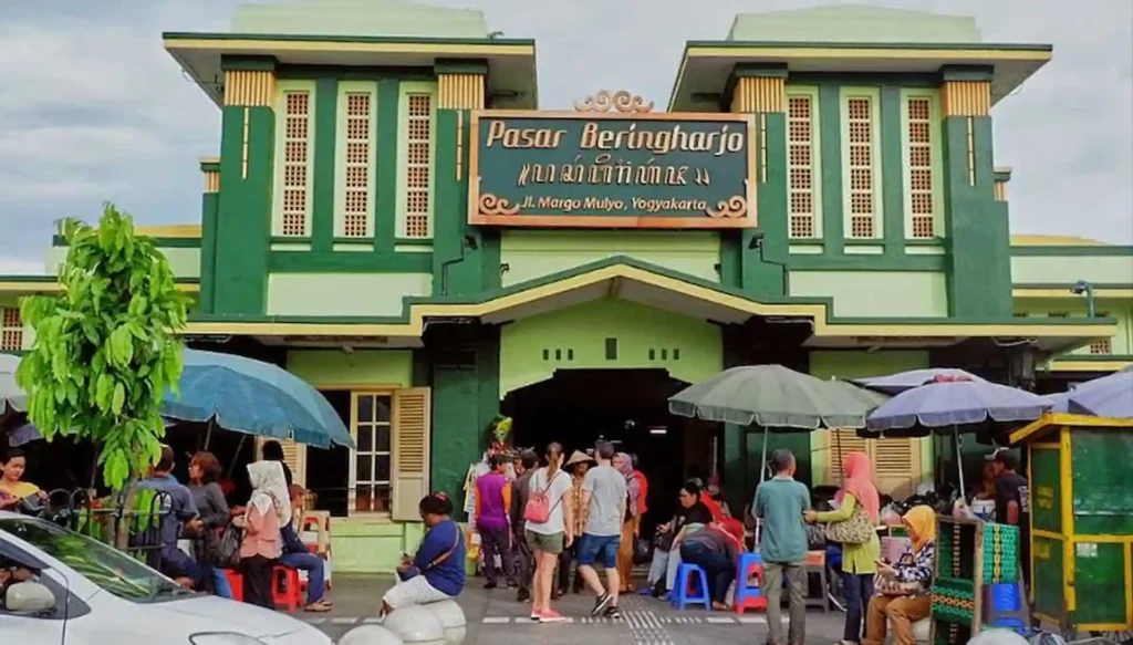 Kunjungi Pasar Beringharjo