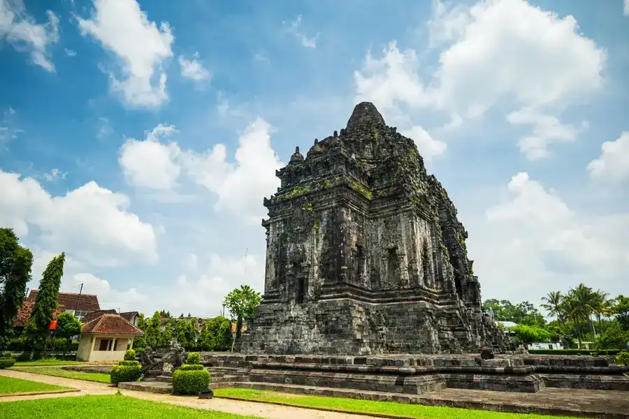 Explore Candi Kalasan