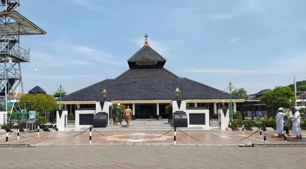 Jalur Masuk Islam ke Tanah Jawa