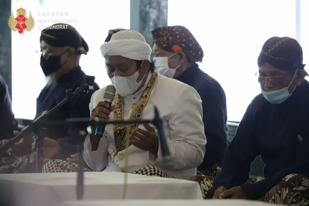 Jenis dan Urutan Pangkat Abdi Dalem