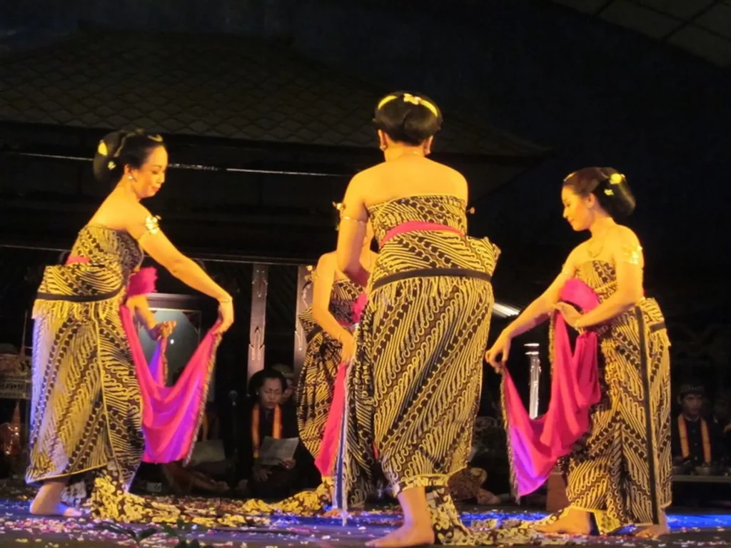 Tari Klasik Keraton Surakarta