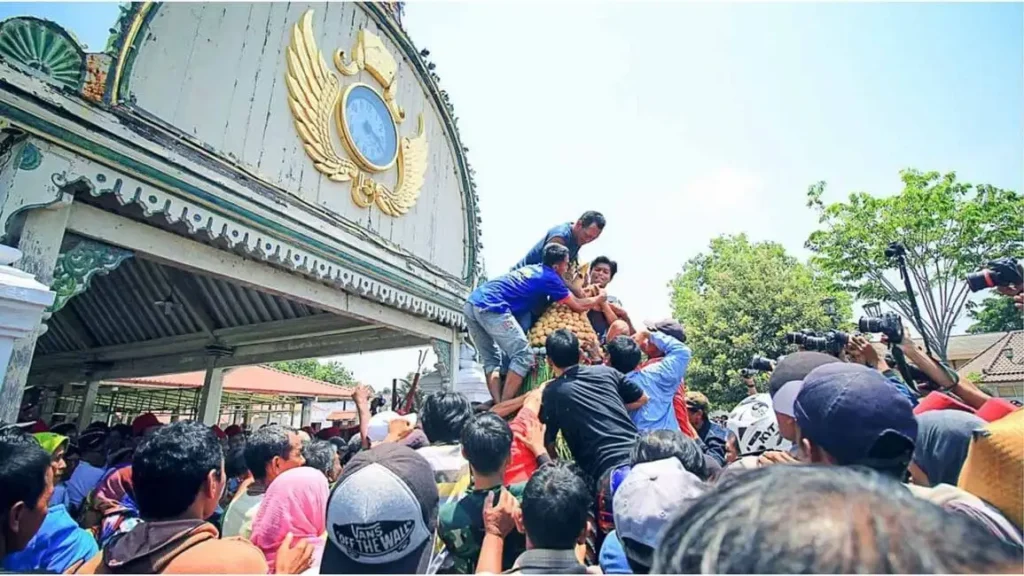 Grebeg Maulud | Upacara Adat Yogyakarta