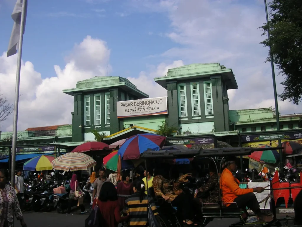 Tampak depan pasar beringharjo