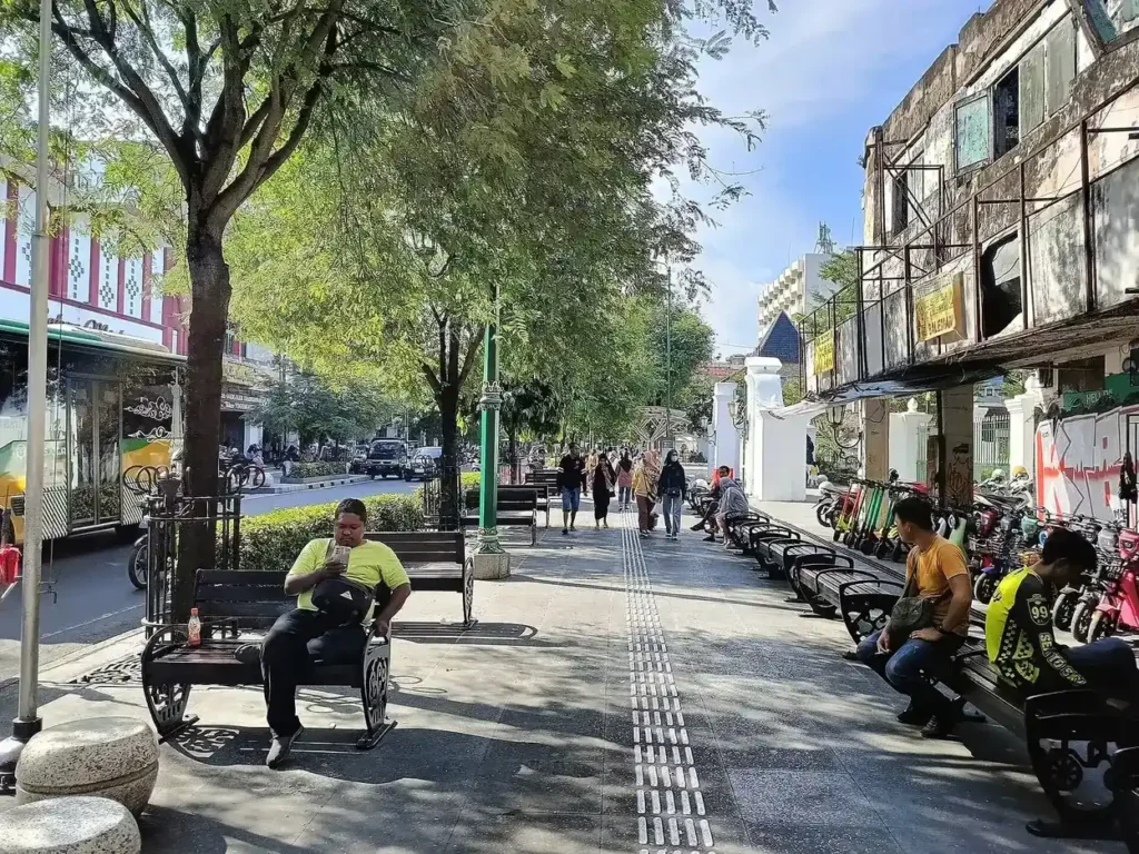 explore Malioboro di Siang Hari