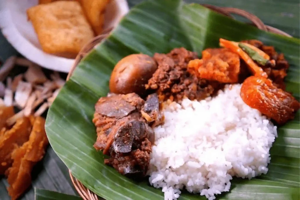 Makan Siang di Warung Gudeg