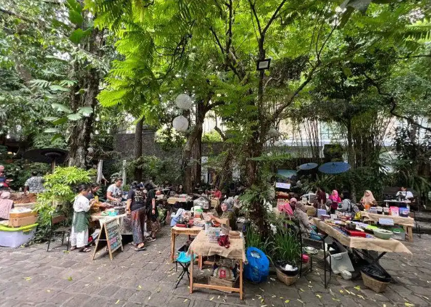 Pasar Mustokoweni