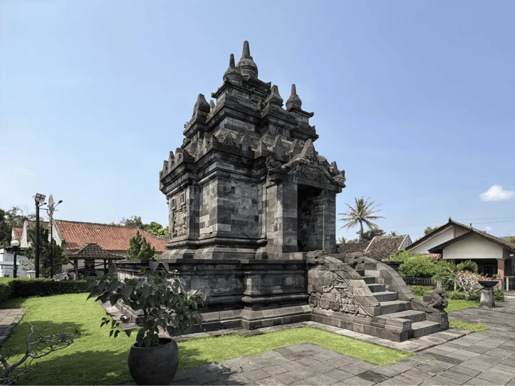 Sejarah Candi Pawon