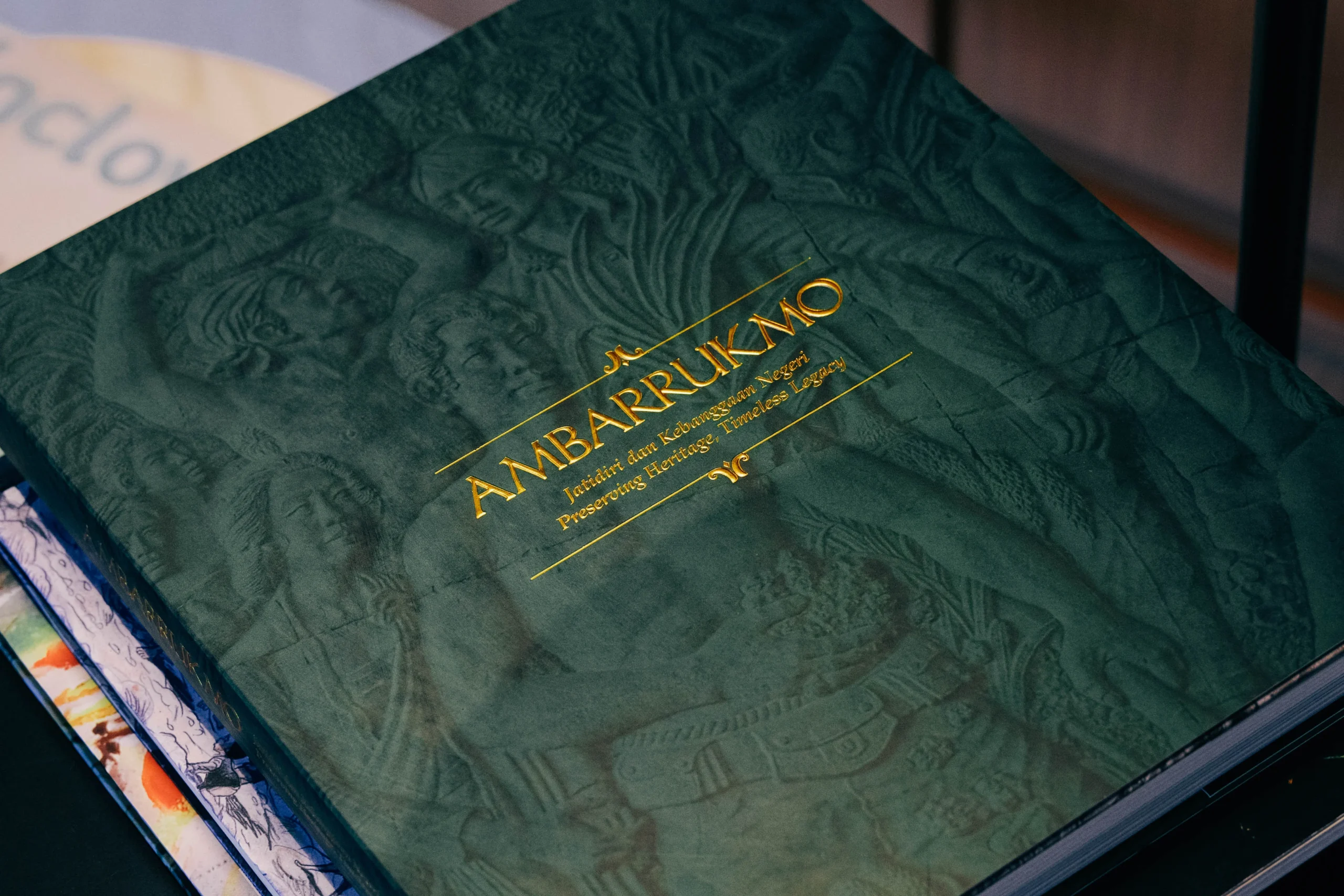 Buku Ambarrukmo Jatidiri dan Kebanggaan Negeri