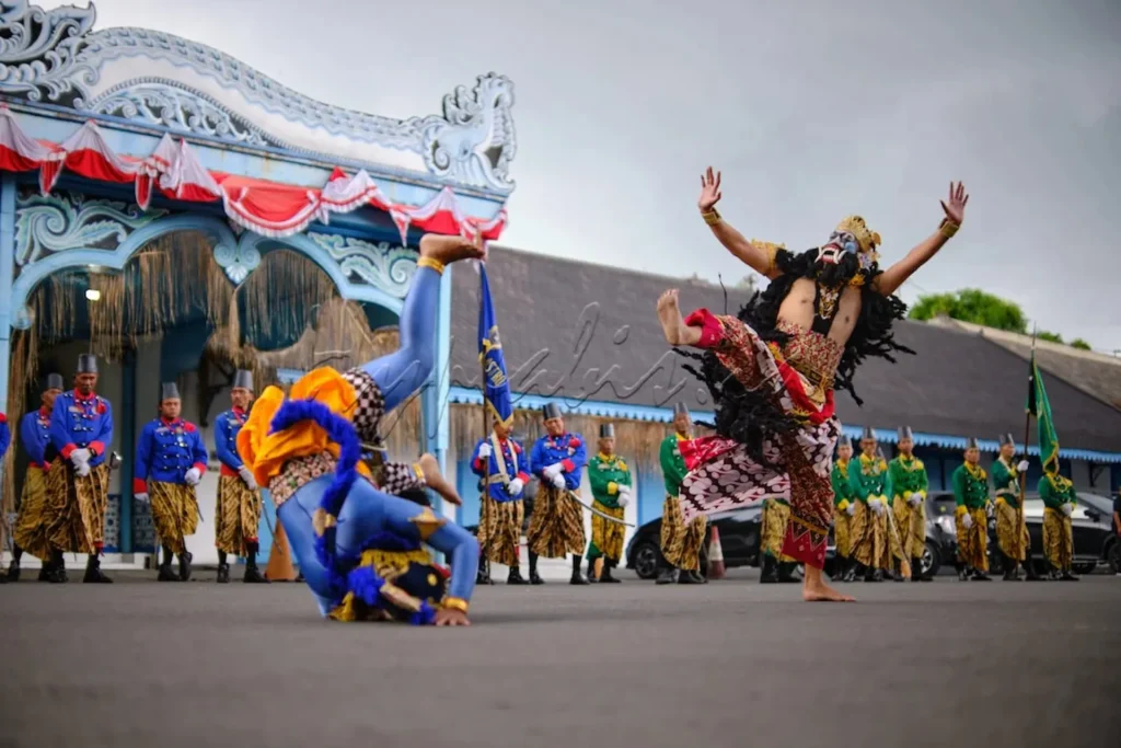 Tari Kolosal Keraton Surakarta