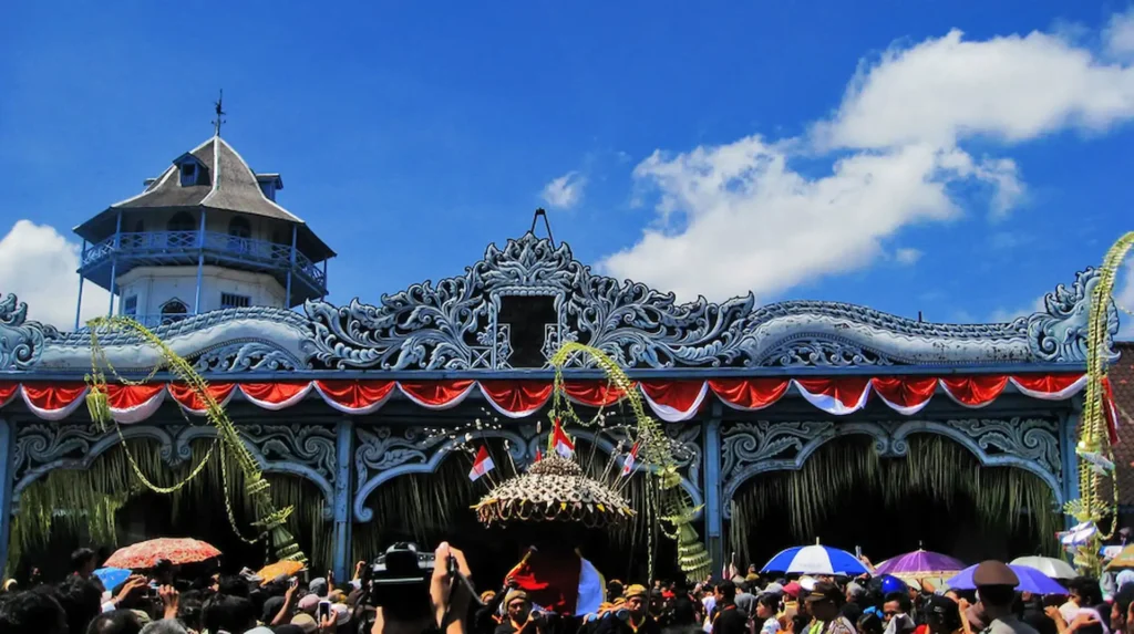 Tradisi dan Aktivitas Keraton Surakarta Hadiningrat