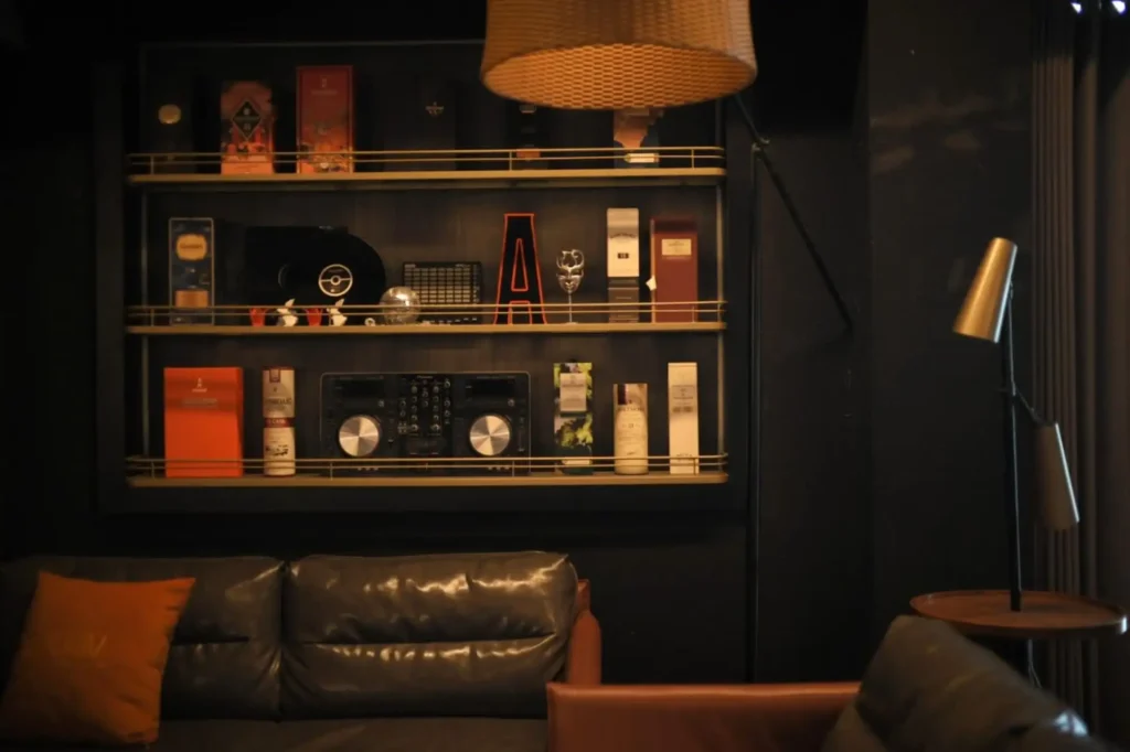 Arcadaz Bar & Lounge