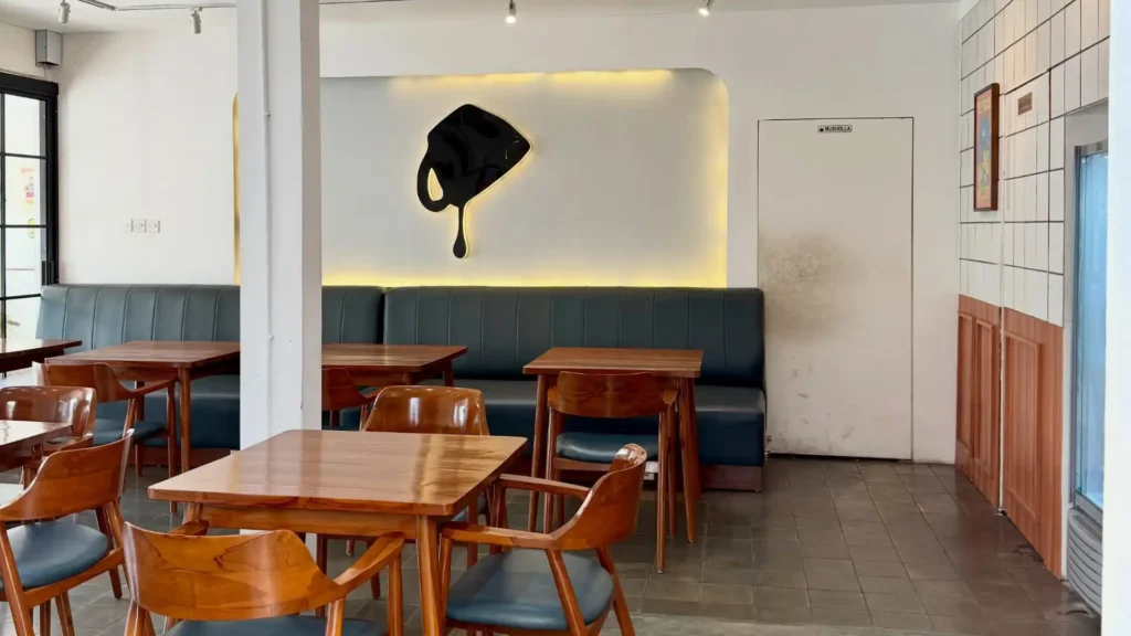 Area Indoor Khwa Coffee