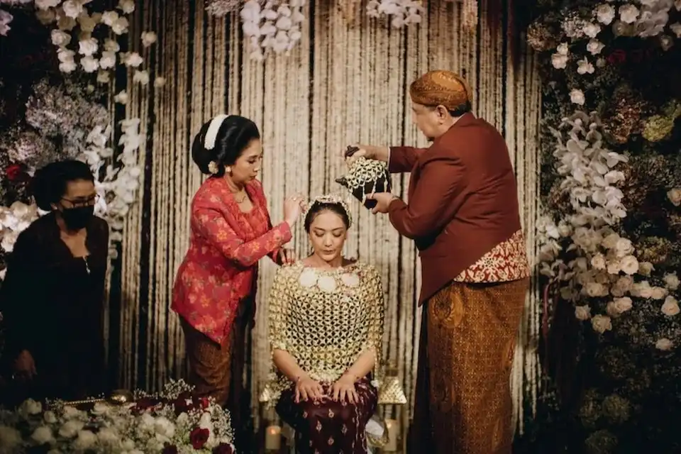 Prosesi Siraman