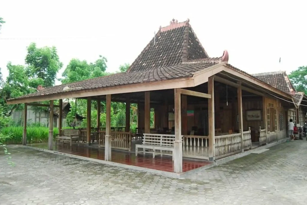 Rumah Joglo Hageng
