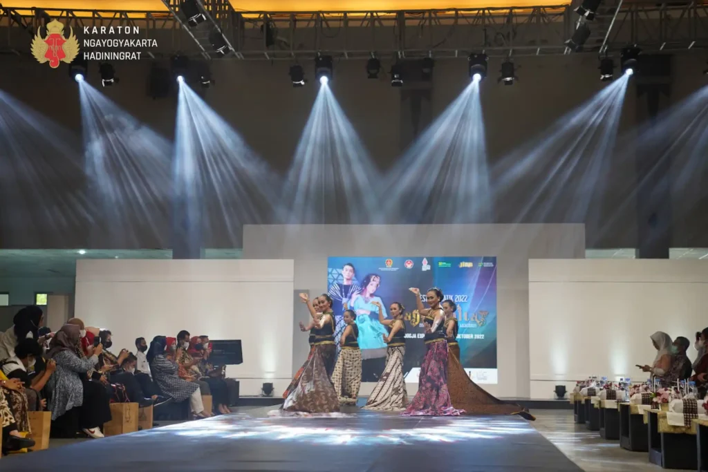 Penggunaan Batik Parang di Pameran