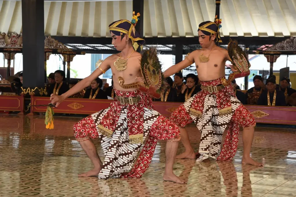 Keris Digunakan dalam Tari Beksan Jebeng
