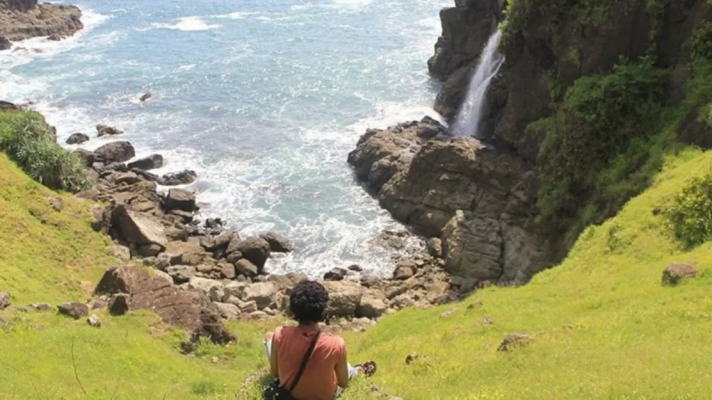 Menjelajahi Tebing Pantai Siung