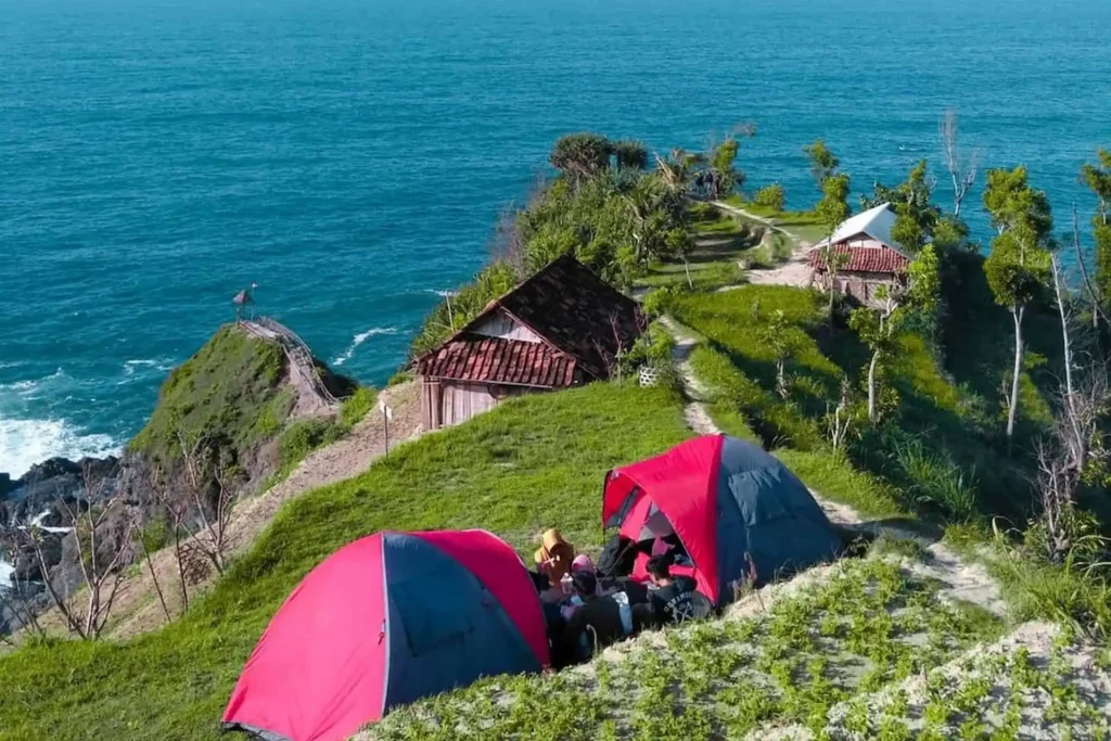 Camping di Bukit Pengilon
