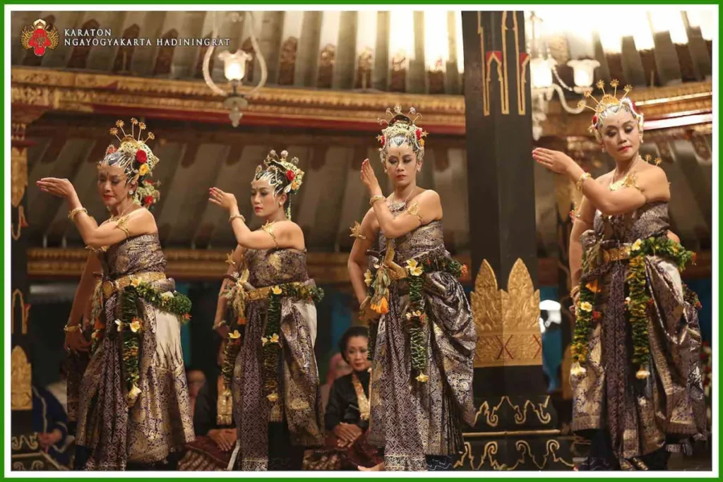 Tari Bedhaya Tirta Hayuningrat
